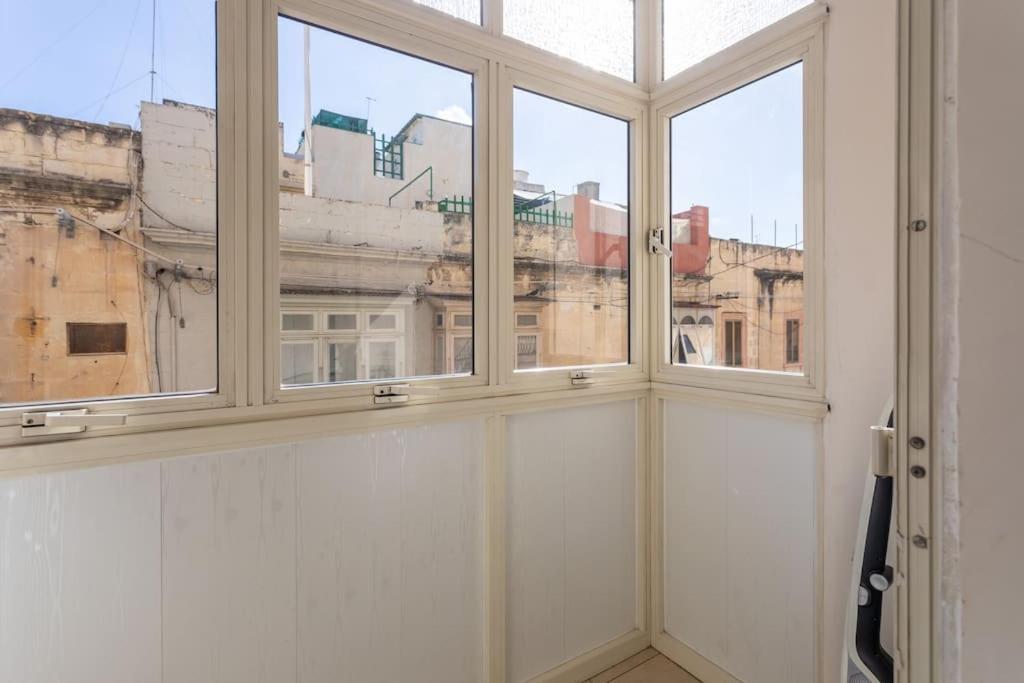 Modern Stylish Flat Near Valletta And Sliema!
